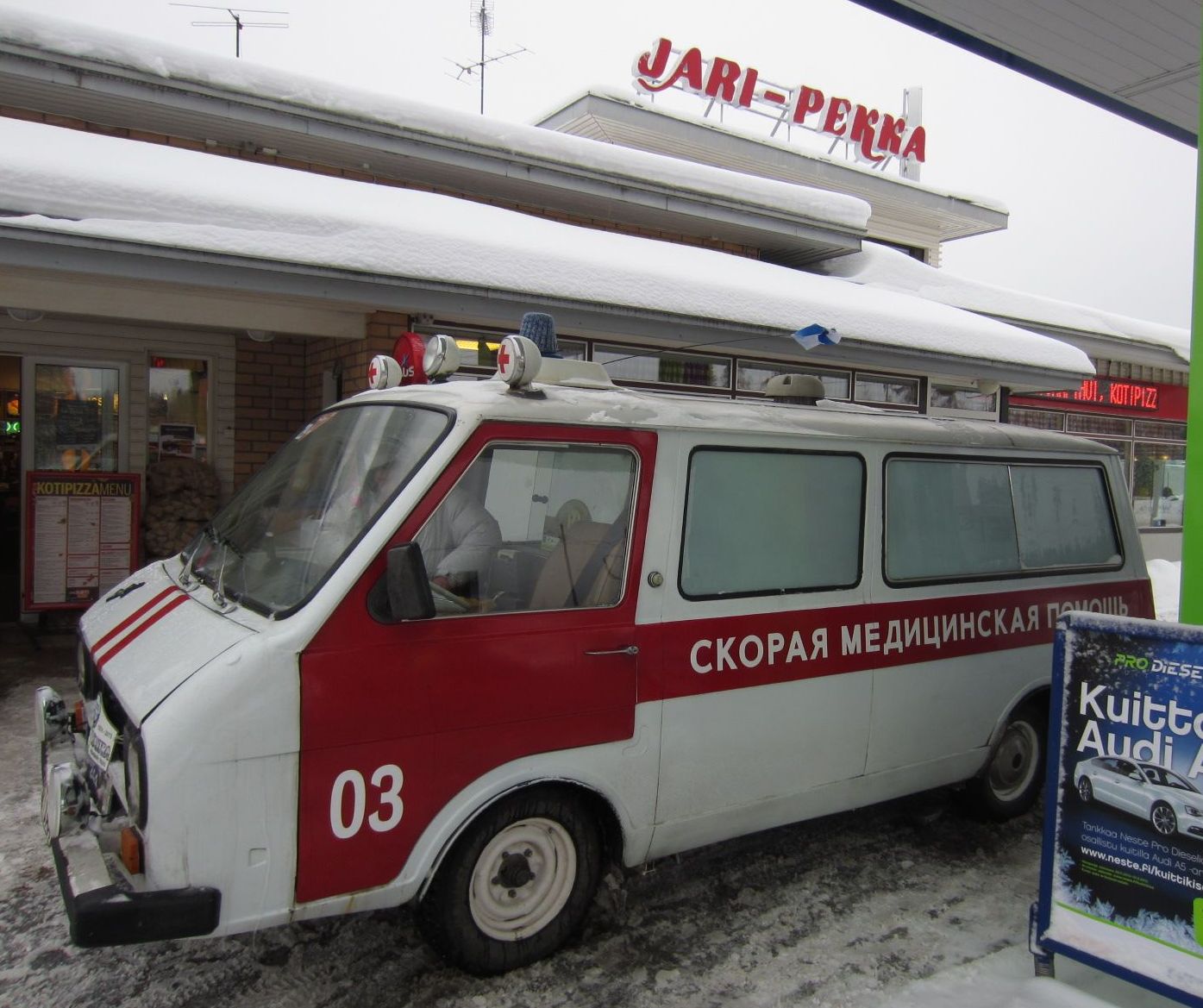 10.veeb.Jari Pekka juures söögipaus..jpg