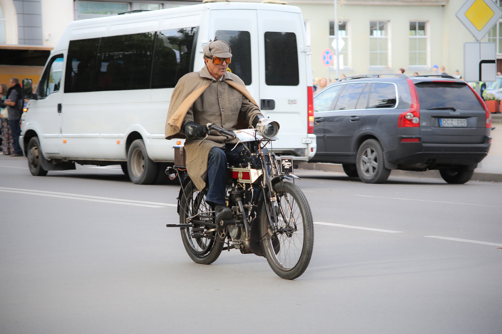 Motorcycle 1910 Premier.jpg