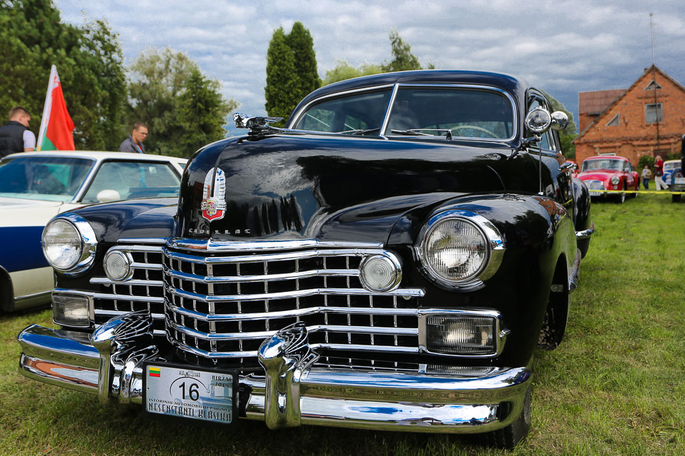 1942 m. Cadillac 62 - V. Sereikos nuotrauka.jpg